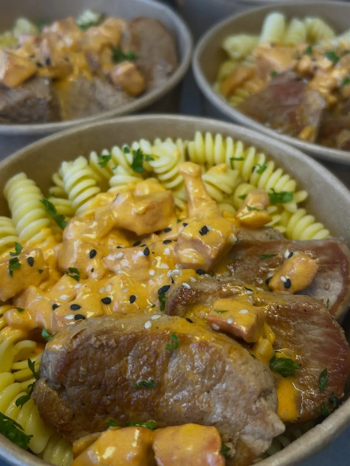 Plat fait maison à emporter : filet mignon sauce chorizo et ses pâtes, Maison May Aumont-Aubrac